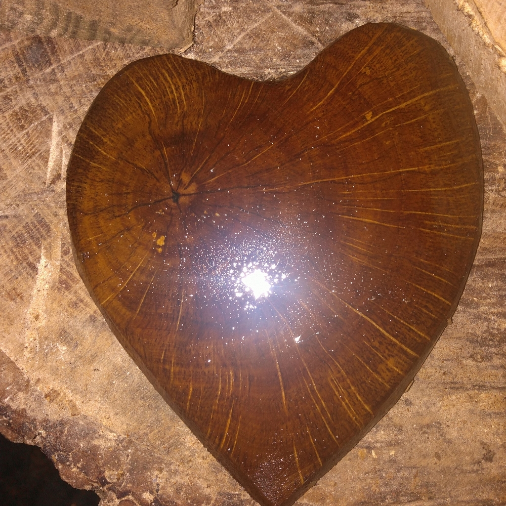 Burl wood Hear